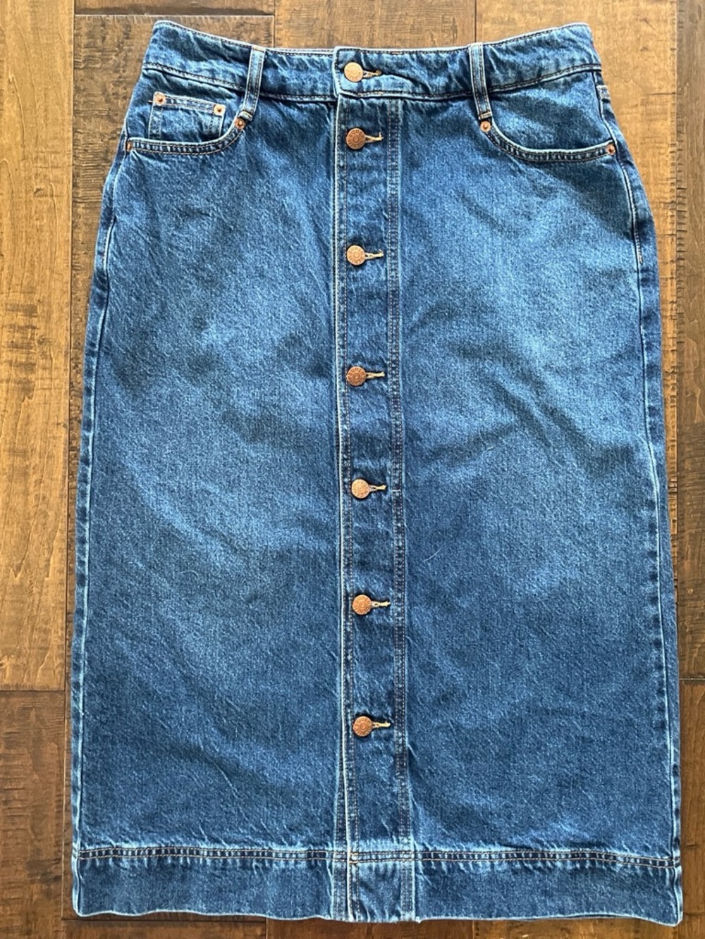 Boden 100% cotton blue denim midi skirt with button front and pockets. Sz. 8